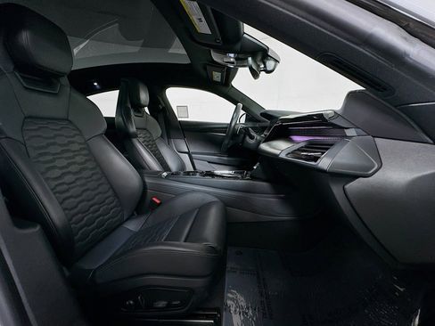 Used 2022 Audi e-tron GT Prestige w/ Prestige Package image 8