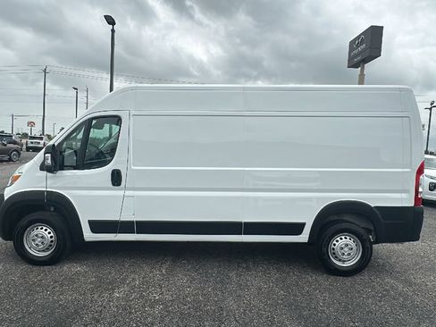 Used 2026 RAM ProMaster 2500 w/ Convenience Group FWD image 11