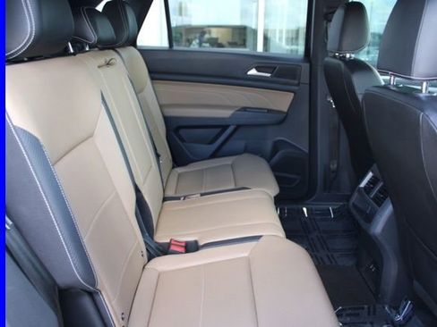 Used 2023 Volkswagen Atlas Cross Sport SE image 24
