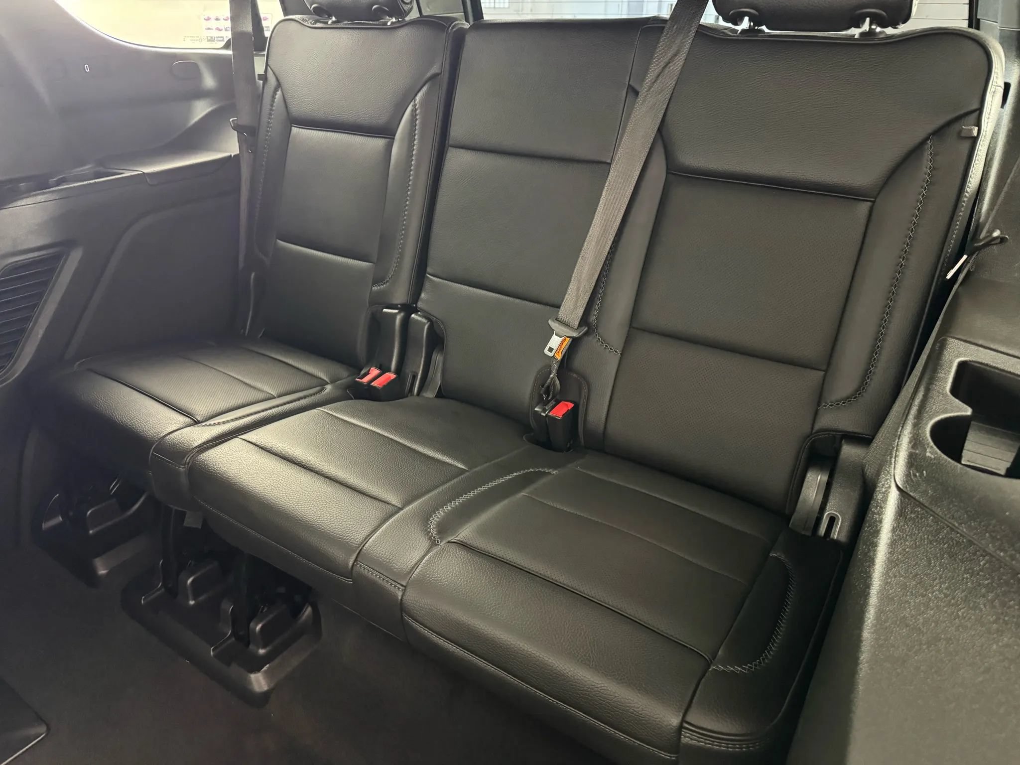 Used 2022 GMC Yukon Denali w/ Advanced Technology Package AWD/4WD image 45