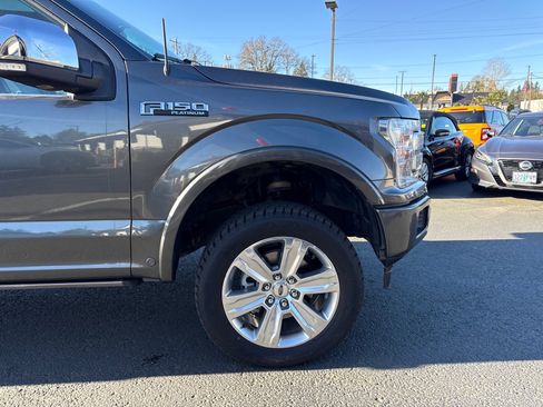 Used 2018 Ford F150 Platinum w/ Equipment Group 701A Luxury AWD/4WD image 18