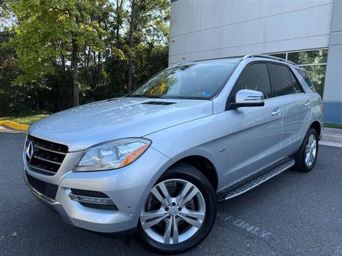 Used 2012 Mercedes-Benz ML 350 BlueTEC 4MATIC image 2