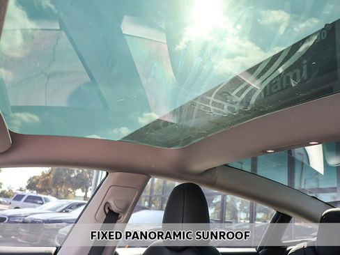 Used 2023 Tesla Model 3 Standard Range image 4