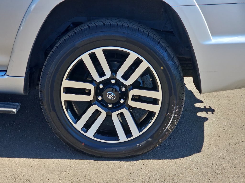Used 2022 Toyota 4Runner Limited AWD/4WD image 37