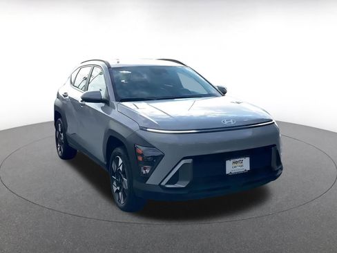 Used 2025 Hyundai Kona SEL image 3