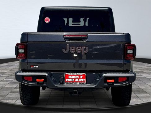 New 2025 Jeep Gladiator Mojave w/ Convenience Group image 4