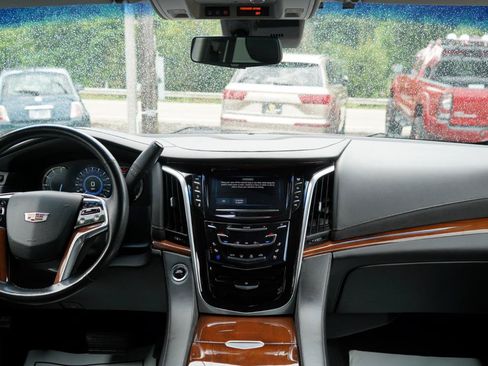 Used 2019 Cadillac Escalade ESV Luxury AWD/4WD image 67