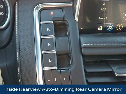 Used 2021 Chevrolet Tahoe Premier w/ Premium Package image 21