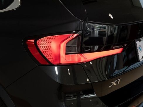 New 2025 BMW X1 xDrive28i w/ Premium Package image 9
