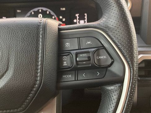 Used 2025 Toyota 4Runner SR5 RWD image 15