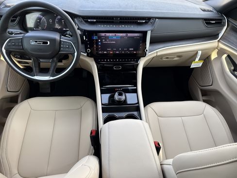 New 2026 Jeep Grand Cherokee L Limited image 17