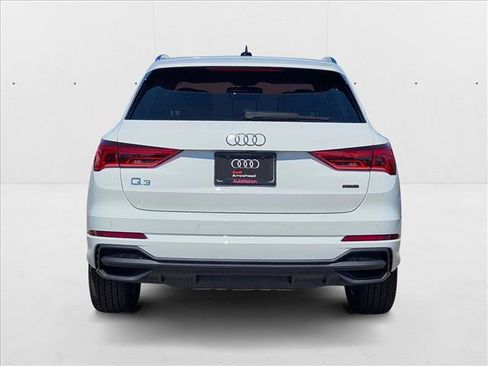New 2025 Audi Q3 2.0T Premium image 9