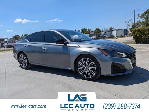 Used 2023 Nissan Altima 2.5 SL FWD image 2