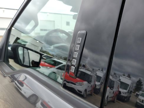 Certified 2022 Ford F150 XLT w/ Equipment Group 302A High image 18