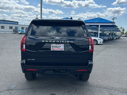 Certified 2025 Ford Expedition Active AWD/4WD image 4