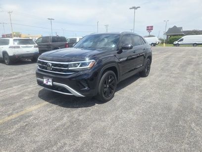 Used 2023 Volkswagen Atlas Cross Sport SE w/ Black Wheel Package