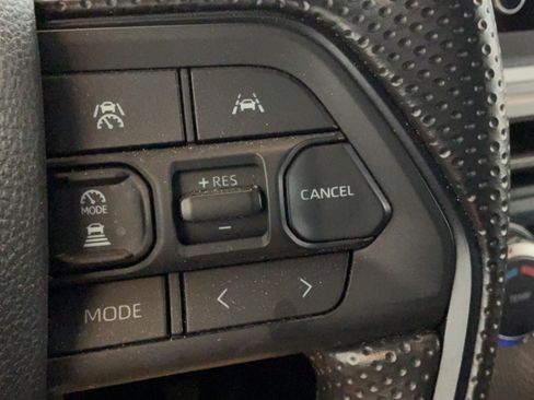 Certified 2025 Toyota Tacoma SR5 AWD/4WD image 17