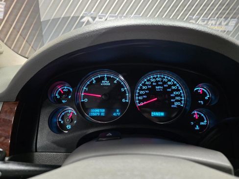 Used 2011 Chevrolet Avalanche LTZ image 21