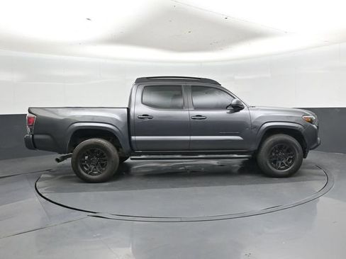 Used 2018 Toyota Tacoma SR w/ SR Convenience Package RWD image 2
