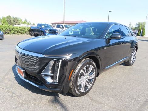 Used 2024 Cadillac Lyriq Luxury RWD image 3