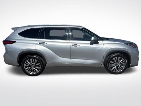 Used 2020 Toyota Highlander Platinum FWD image 6