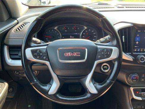 Used 2024 GMC Terrain SLT AWD/4WD image 16