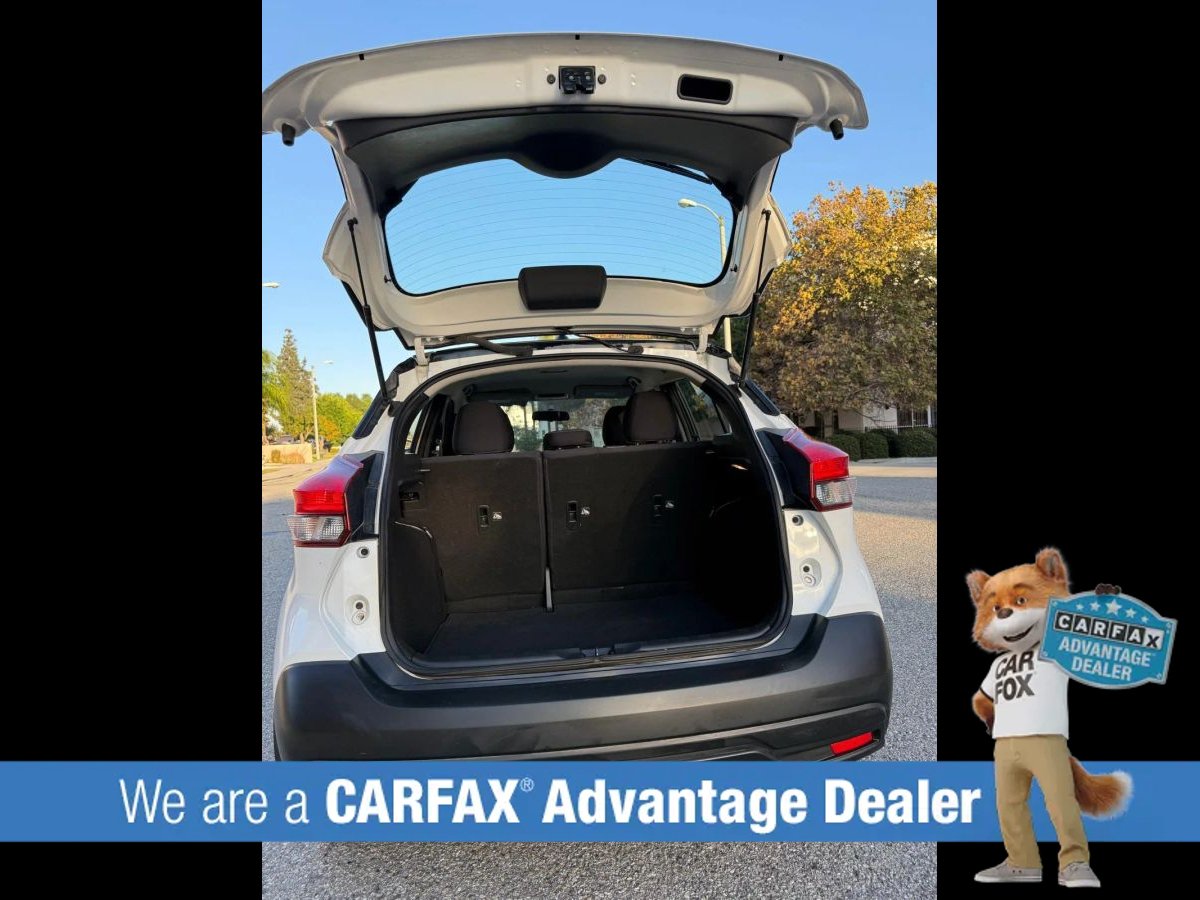 Used 2018 Nissan Kicks SV FWD image 25