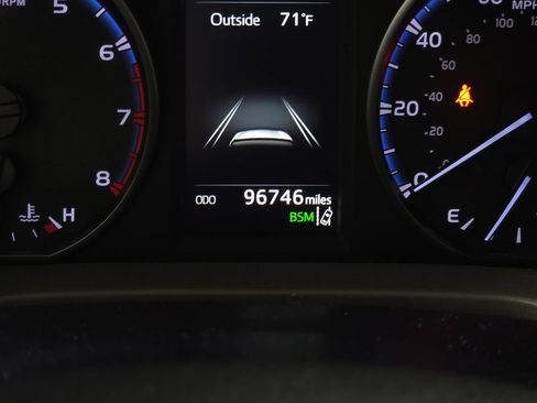 Used 2018 Toyota RAV4 XLE AWD/4WD image 22