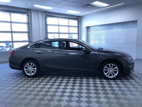 Used 2016 Chevrolet Malibu LT FWD image 33