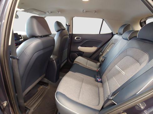 Used 2022 Hyundai Venue Limited FWD image 26