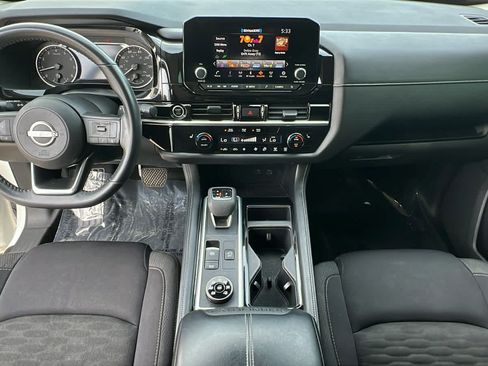 Used 2024 Nissan Pathfinder SV AWD/4WD image 26