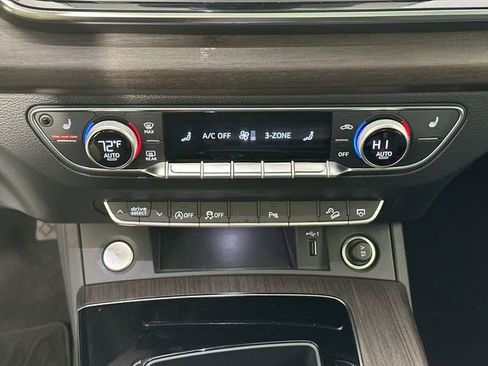 Used 2023 Audi Q5 2.0T Premium w/ Convenience Package image 13