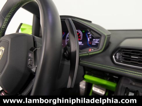 Used 2021 Lamborghini Huracan EVO image 23