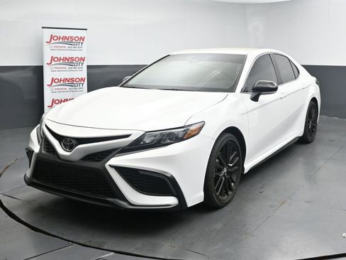 Used 2024 Toyota Camry SE w/ Blackout Package (TMS) image 4