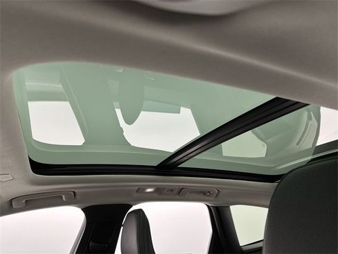 Certified 2025 Volvo XC60 B5 Plus image 22