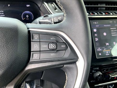 Used 2023 Jeep Grand Cherokee Laredo w/ Luxury Tech Group I AWD/4WD image 24