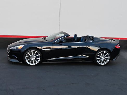 Used 2016 Aston Martin Vanquish Volante RWD image 7