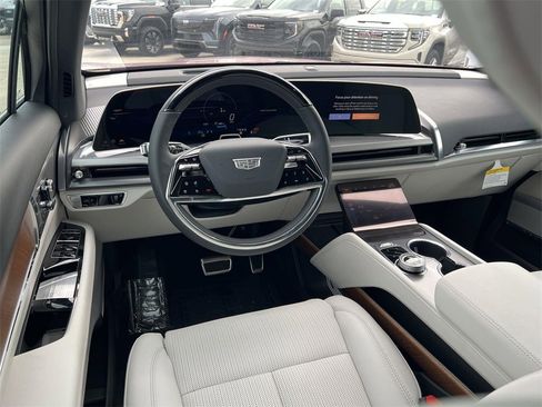 New 2026 Cadillac Vistiq Sport image 11