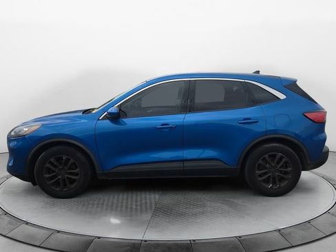 Used 2021 Ford Escape SE FWD image 2