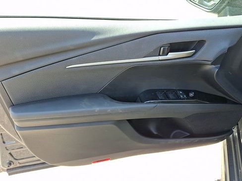 Used 2025 Toyota Camry SE FWD image 9