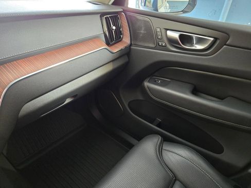 Certified 2024 Volvo XC60 B5 Ultimate w/ Protection Package Premier AWD/4WD image 28