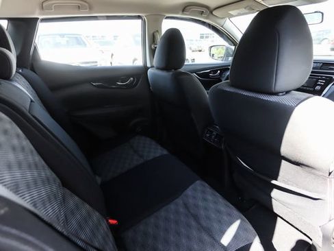 Used 2017 Nissan Rogue Sport SV w/ SV All-Weather Package AWD/4WD image 35