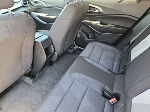 Used 2025 Chevrolet Trax LS w/ LS Convenience Package FWD image 10