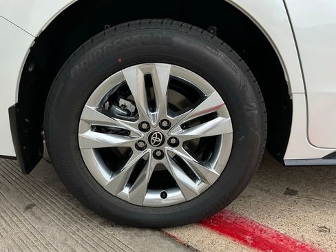 New 2026 Toyota Sienna Limited image 8