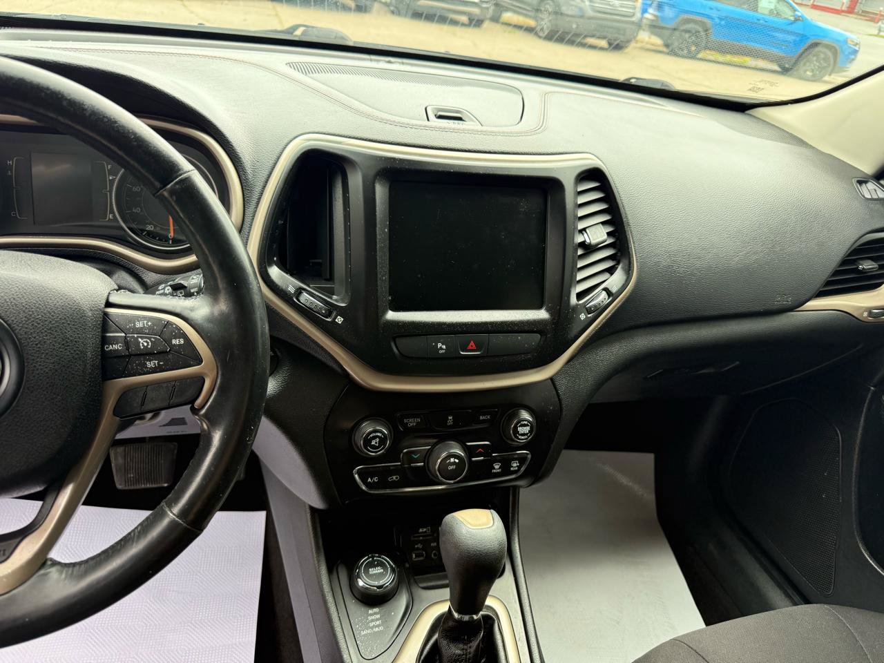 Used 2016 Jeep Cherokee 75th Anniversary AWD/4WD image 24