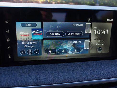 Used 2025 Nissan Kicks SV image 26