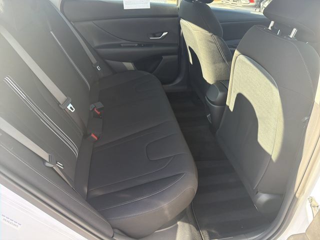 Certified 2026 Hyundai Elantra Hybrid FWD image 18