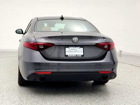 Used 2022 Alfa Romeo Giulia Ti image 6