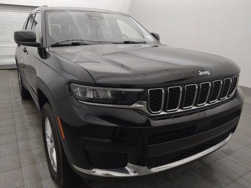 Used 2023 Jeep Grand Cherokee L Laredo AWD/4WD image 13