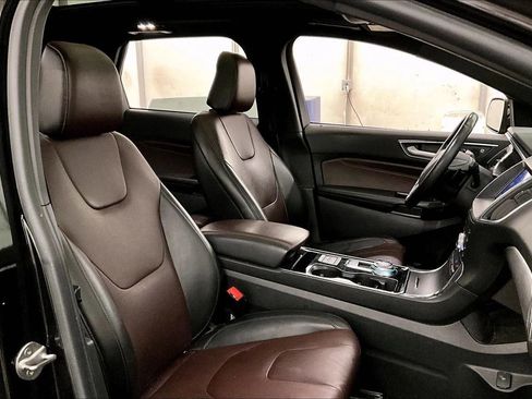 Used 2020 Ford Edge Titanium w/ Equipment Group 301A image 7